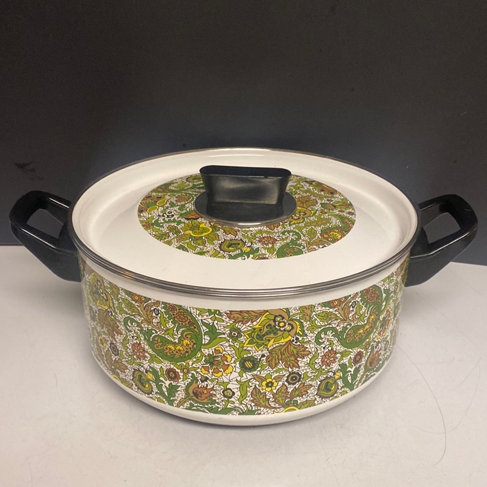 Fancipans Green Paisley Enamel Handled Pot Lid 9.5”D Two Piece